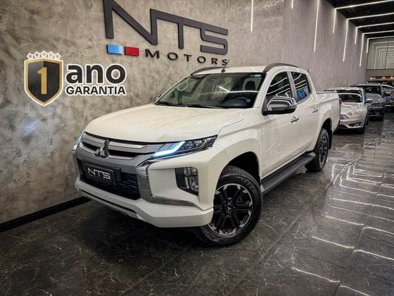 MITSUBISHI L200 TRITON 2.4 16V TURBO DIESEL SPORT HPE CD 4P 4X4 AUTOMÁTICO